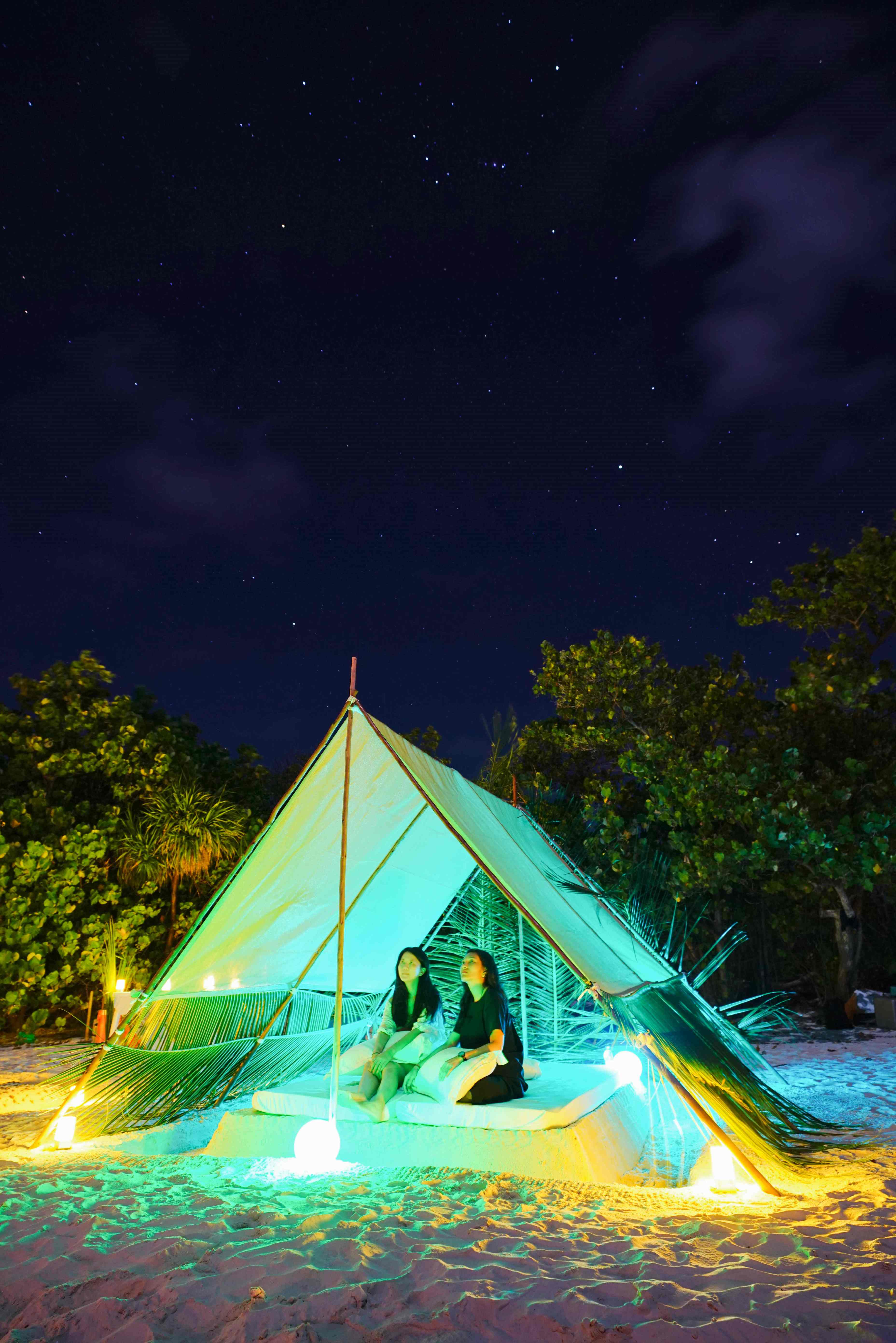 馬爾地夫。提納度Thinadhoo居民島的新奇旅程 – 夜宿浪漫 無人島 (下)